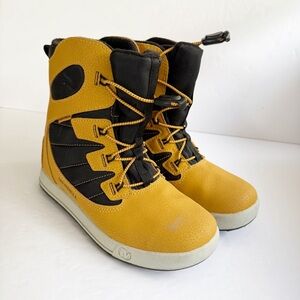 Merrill Kids' Snow Bank 4.0 Snow Boots in Mustard and Black Size 3 Waterproof
